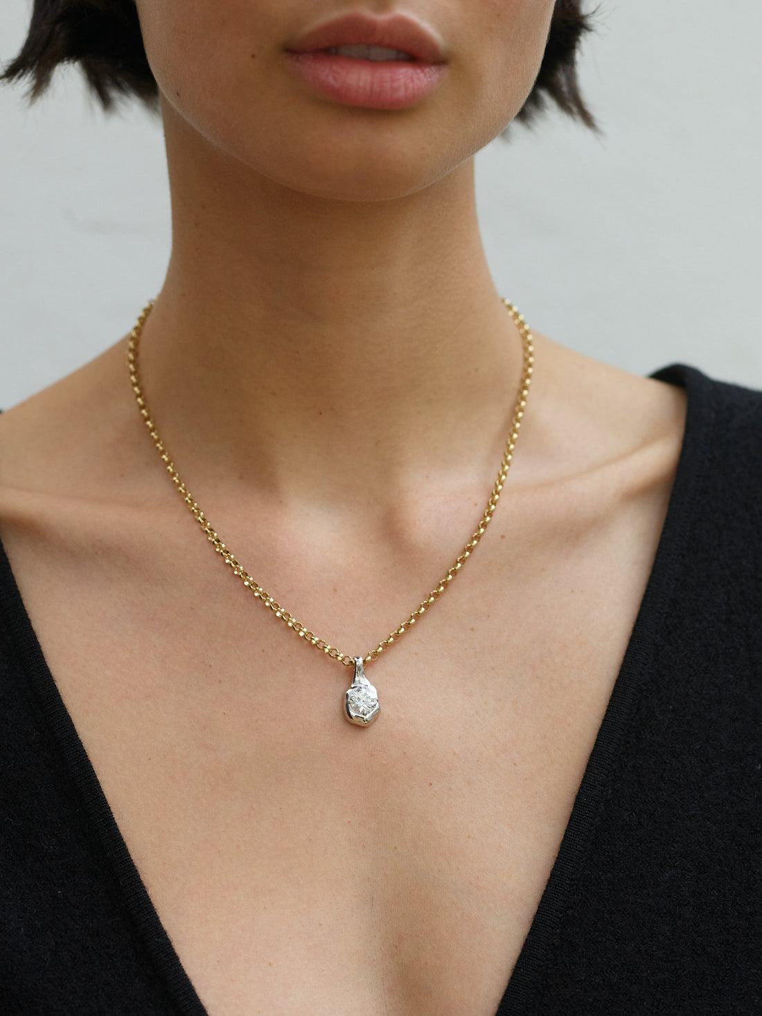 1.88ct Flora Pendant in White Gold