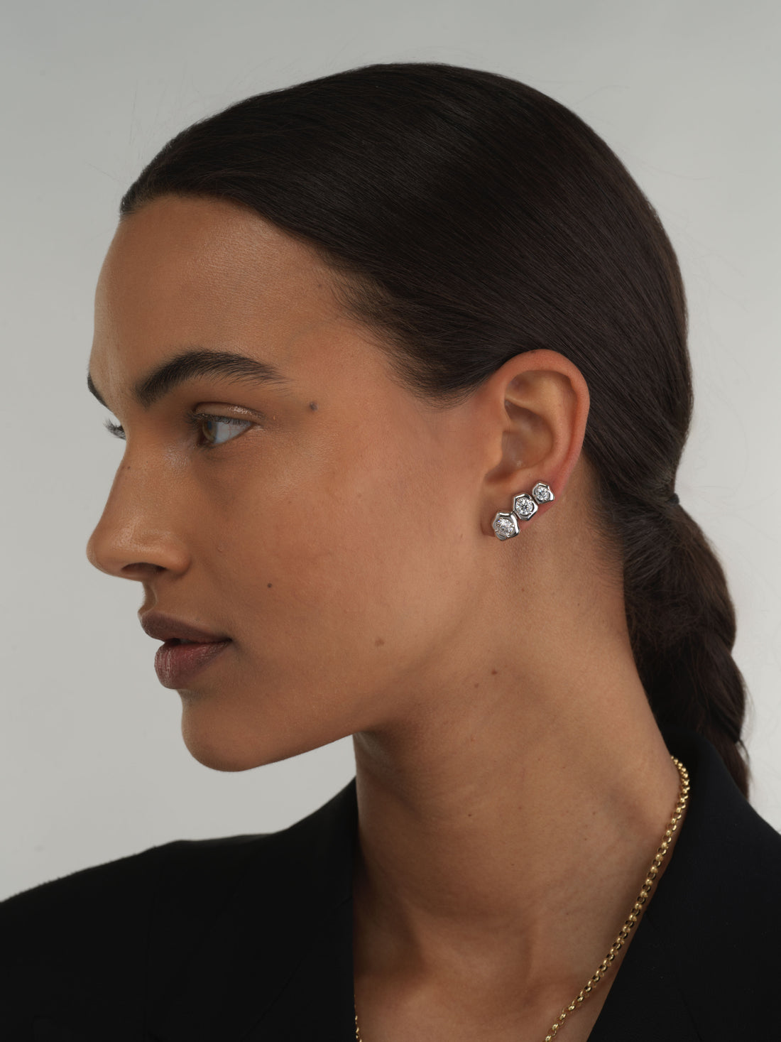 Medium Flora Studs in White Gold