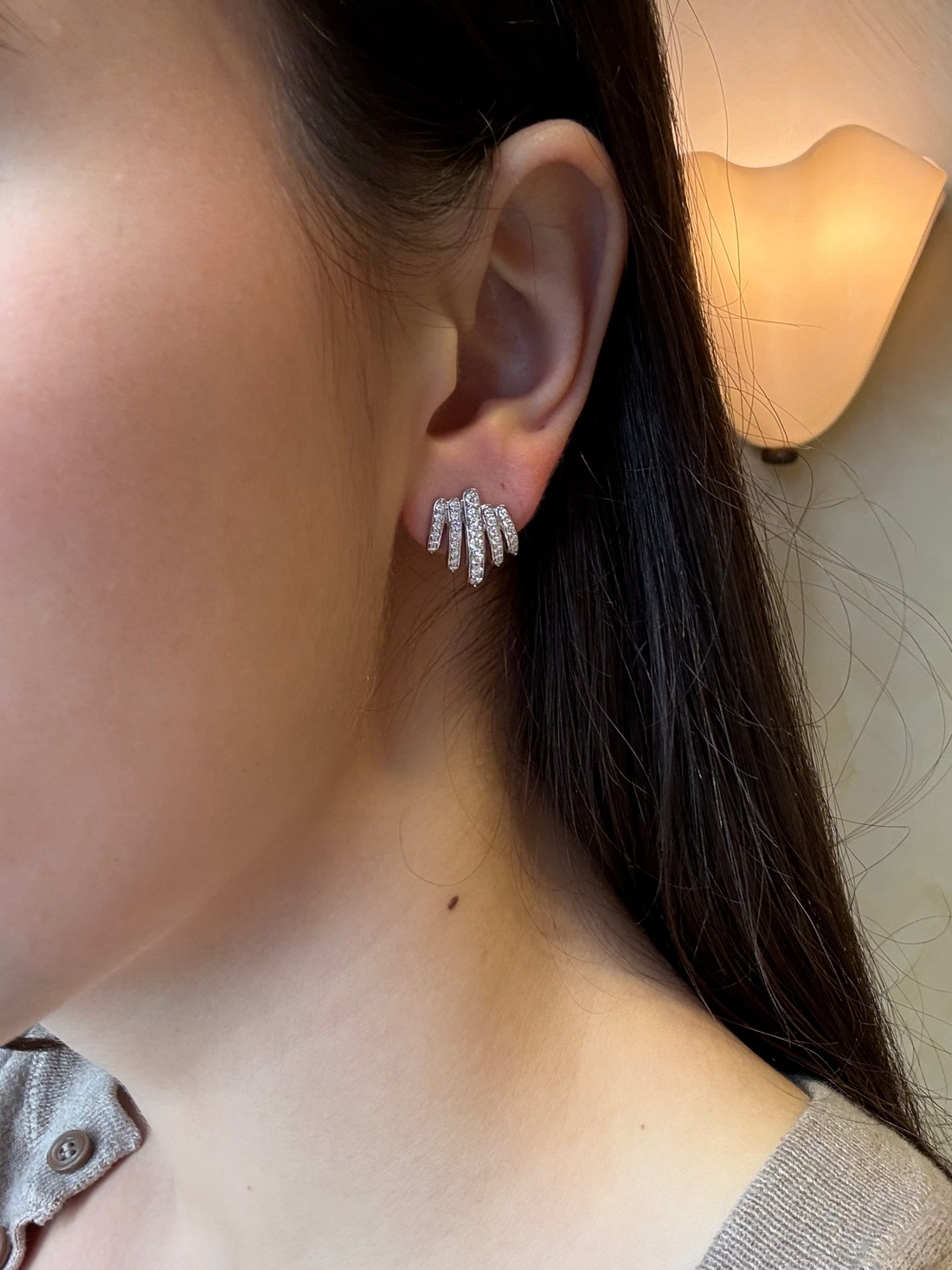 Medium Diamond Gatsby Earrings in White Gold